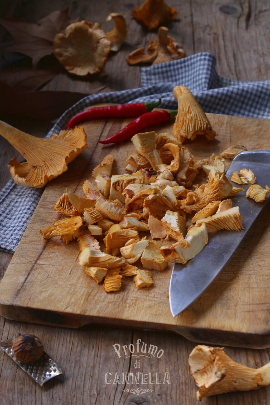 Tagliatelle Ai Funghi Finferli O Galletti Profumo Di Cannella