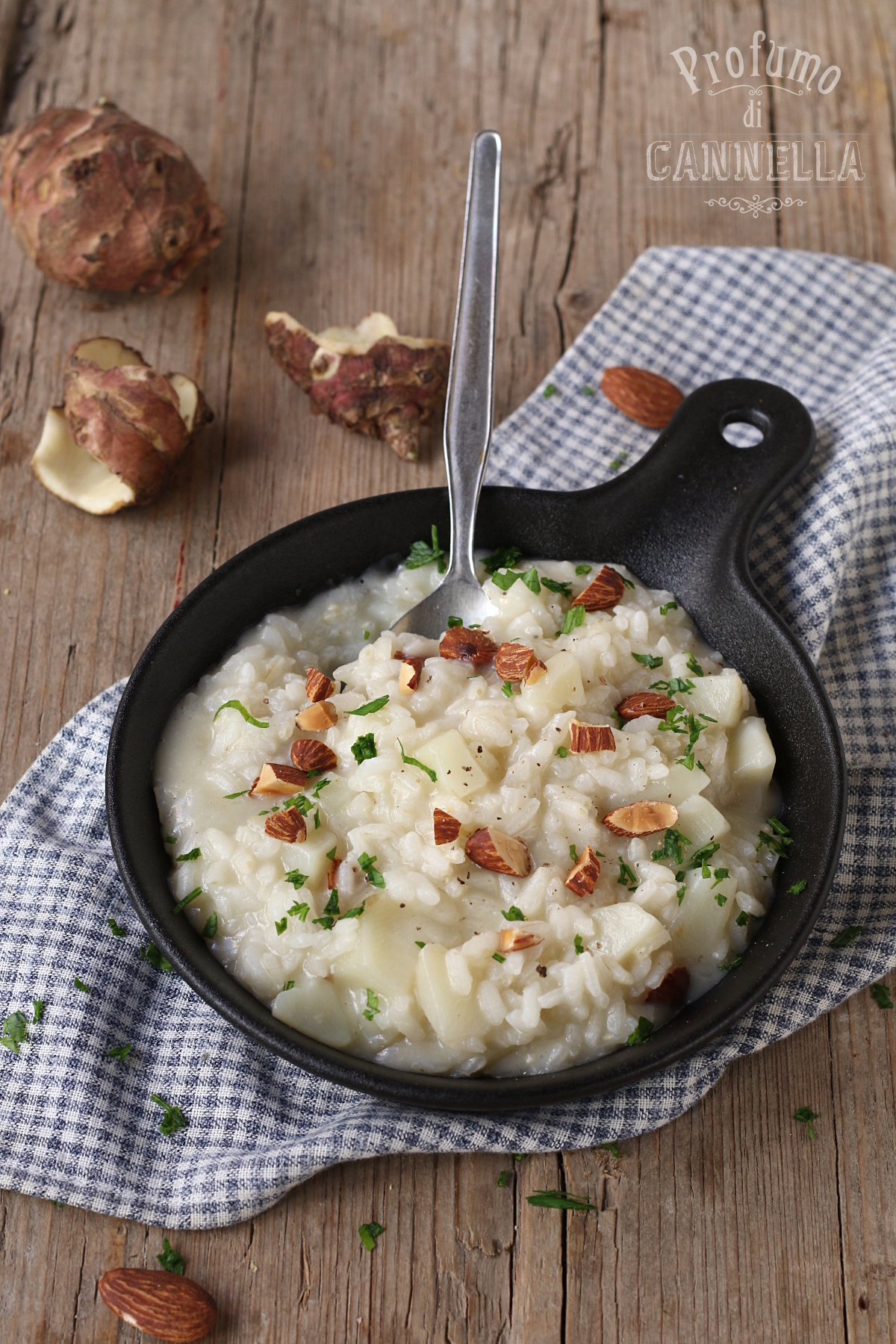 Risotto al topinambur - con mandorle e parmigiano - Profumo di Cannella