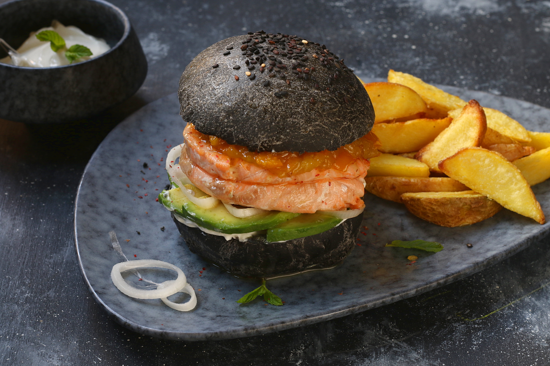 Panini Neri Burger Buns Al Nero Di Seppia Profumo Di Cannella